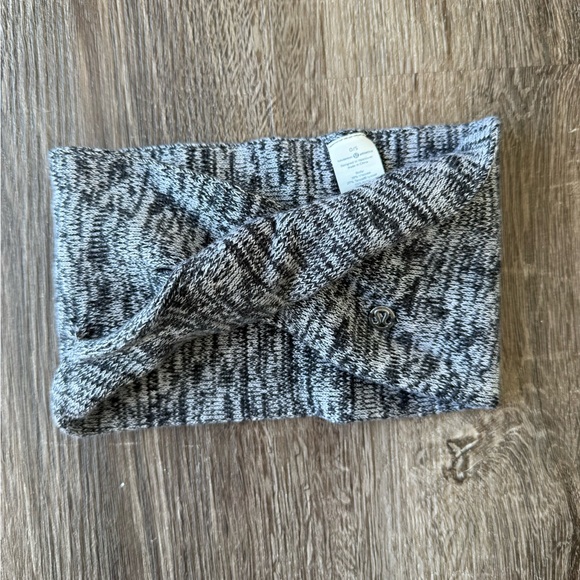 Lululemon Mantra Twist Ear Warmer - Picture 2 of 2
